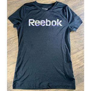 Bundle Of 2 Women’s Reebok Training Essentials Quick Dry Jersey Tee Small